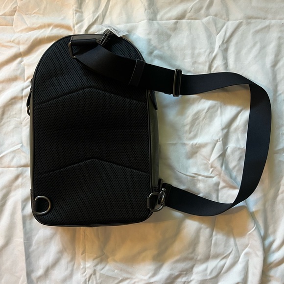 New coach messenger bag! - Picture 2 of 3